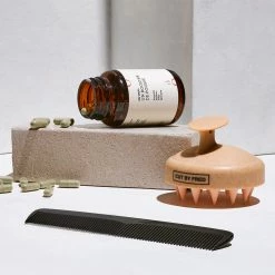 Stimulating Scalp Brush Brosse Stimulante Cuir Chevelu 11 Stimulating Scalp Brush Brosse Stimulante Cuir Chevelu -L:A Bruket Soldes 02 22 CutbyFred Stim Brush 2 Encart Inspi2 TINY