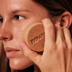 Nettoyant Visage Solide Orange & Centella Asiatica Peau Sèche -L:A Bruket Soldes 02 22 Encart Inspi Cleanser Rose ROWSE