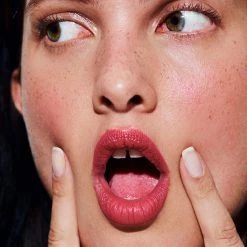 Le Velours Crème à Lèvres 14 Le Velours Crème à Lèvres -L:A Bruket Soldes 3Velours Carre