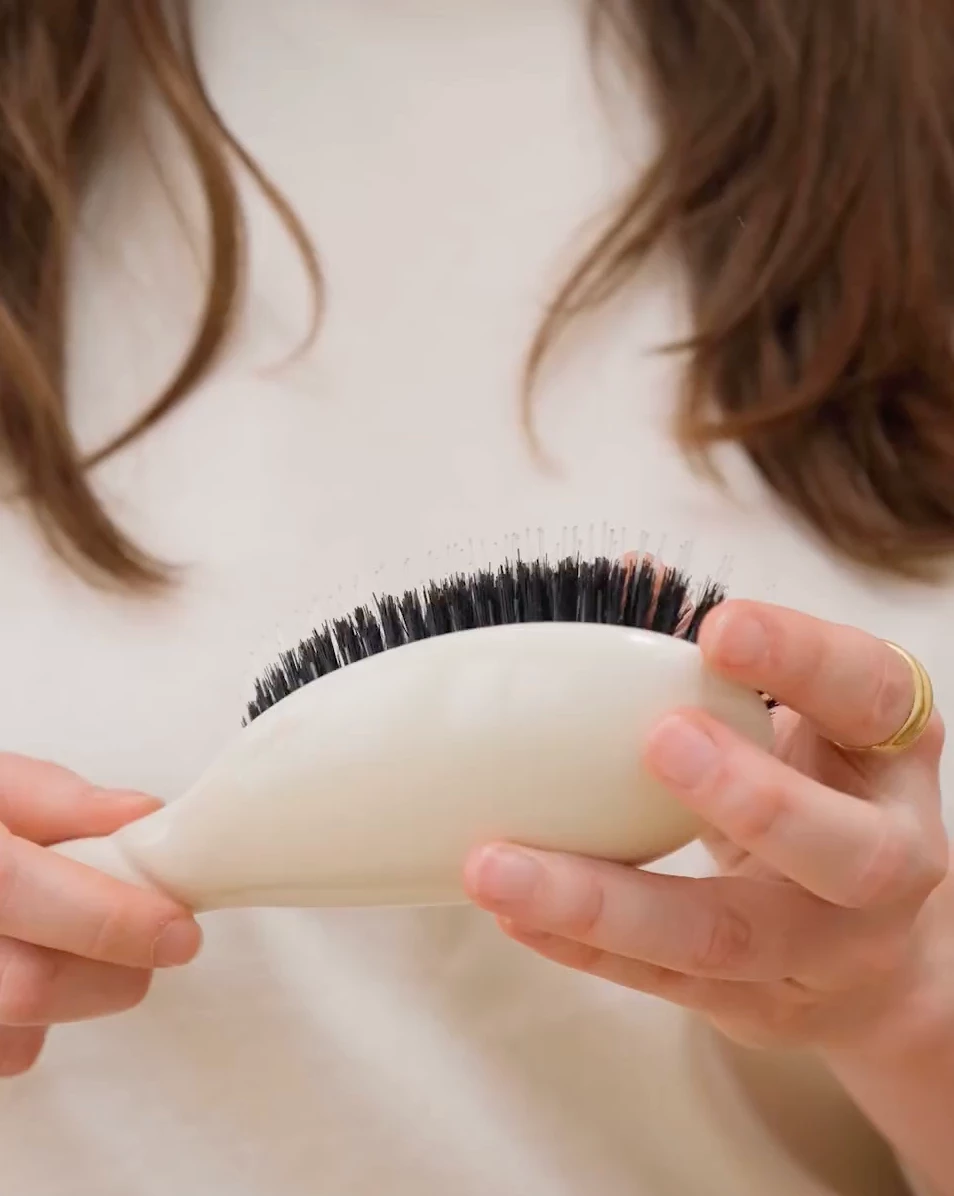 Brosse N°02 L’indispensable Soin Et Démêlage 4 Brosse N°02 L’indispensable Soin Et Démêlage – Image 2