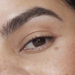 Liquid Powder Matte Eye Tint Fard à Paupières Crème Mat -L:A Bruket Soldes Liquid Powder Matte Comparision Grid ADOBE