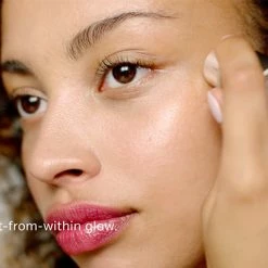 Enlumineur De Teint -L:A Bruket Soldes Miniature Video Fiche produit Enlumineur de teint ILIA