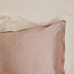 Taie D'Oreiller En Soie Format Carré -L:A Bruket Soldes Venus Gaia 1