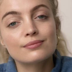 Liquid Light Sérum Enlumineur De Teint 25 Liquid Light Sérum Enlumineur De Teint -L:A Bruket Soldes Vignette Video Fiche Produit Nouveautes Ilia