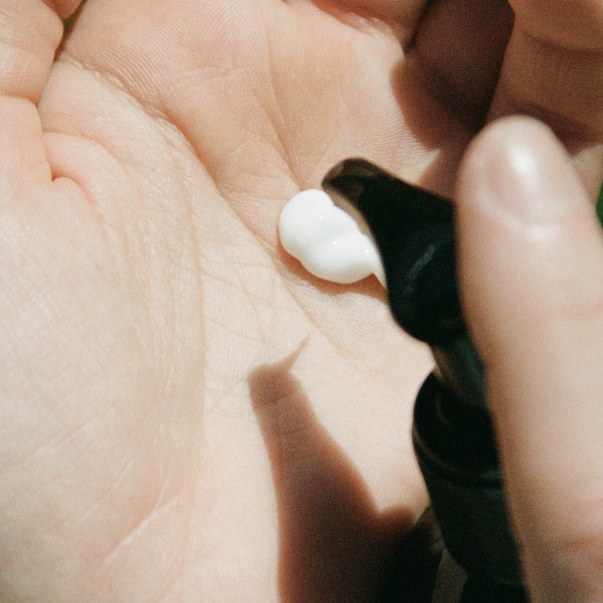 L:A Bruket Body Lotion Lait Corps Rose Sauvage 113 4 L:A Bruket Body Lotion Lait Corps Rose Sauvage 113 – Image 2