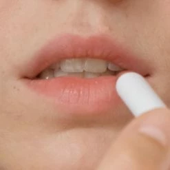 Baume à Lèvres Teinté 40 Baume à Lèvres Teinté -L:A Bruket Soldes vignette mathilde rose